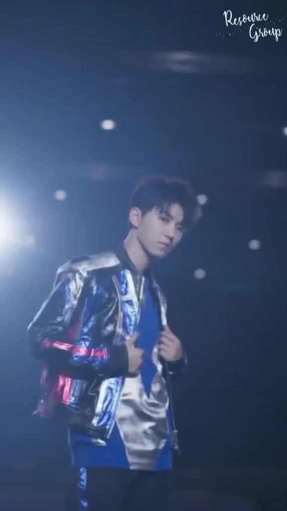 王俊凯跳街舞的视频